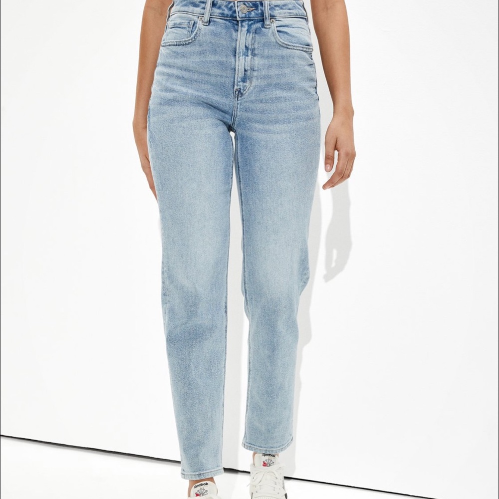 American Eagle Stretch High Rise Mom Jeans